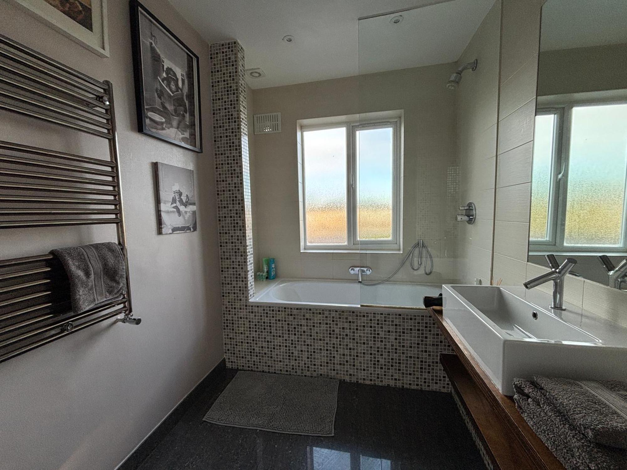 Hotel Entire House Floor Perfect For Couples & Freelancers - Available For Single Too Londýn Exteriér fotografie
